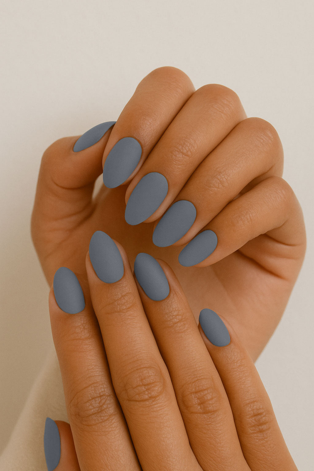 halal friendly nail polish UK on Muslim girl’s hands matte nail polish 	halal friendly nail varnish vegan cruelty free